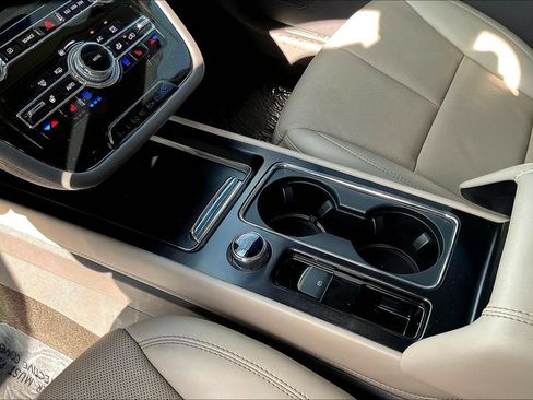 Used 2022 Lincoln Corsair Reserve w/ Elements Package FWD image 18