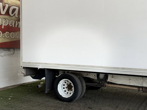 Used 2019 Ford Transit 350 156 DRW image 3