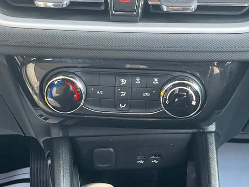 Used 2025 Chevrolet TrailBlazer LT image 12