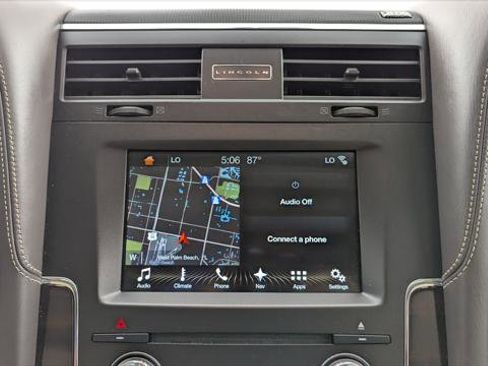 Used 2017 Lincoln Navigator Reserve image 33