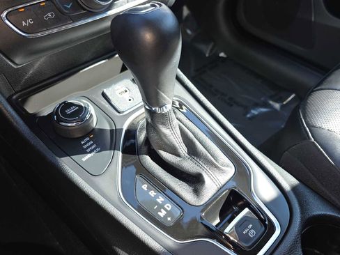 Used 2022 Jeep Cherokee Limited w/ Elite Package image 21