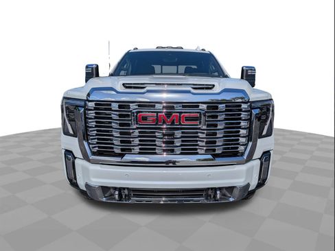 New 2026 GMC Sierra 2500 Denali w/ Denali Reserve Package AWD/4WD image 9