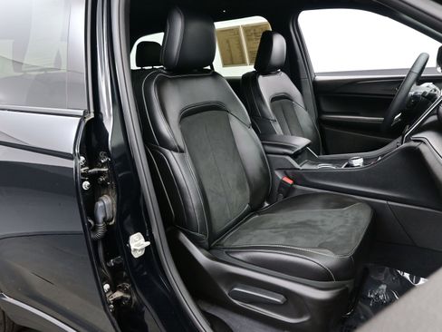 Used 2023 Jeep Grand Cherokee Altitude image 15