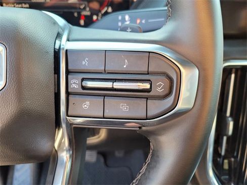 Used 2025 GMC Yukon Denali image 30