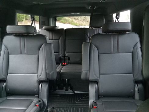 Used 2023 Chevrolet Suburban RST w/ Luxury Package image 24