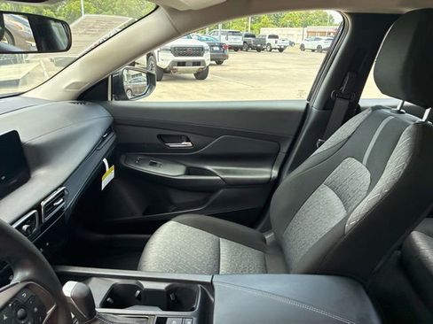 Used 2026 Nissan Sentra SV w/ Floor Mat Package FWD image 16
