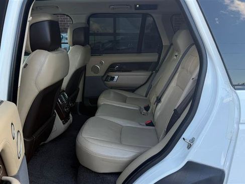 Used 2019 Land Rover Range Rover HSE image 17