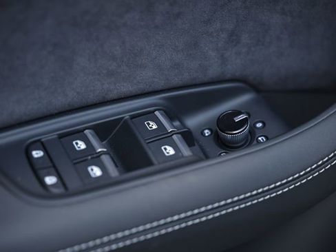 New 2026 Audi SQ7 Premium Plus image 18