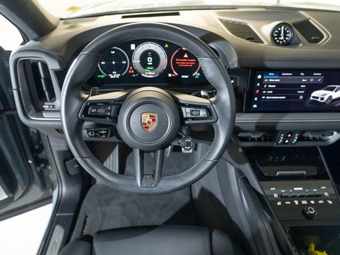 Certified 2024 Porsche Cayenne Turbo AWD/4WD image 29