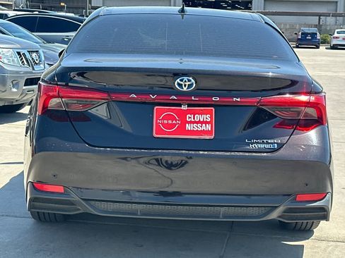 Used 2021 Toyota Avalon Limited w/ Advanced Safety Package FWD image 8