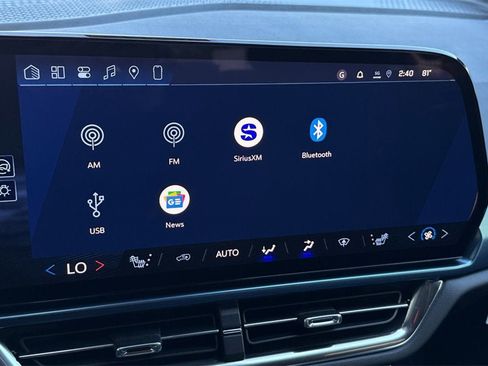 New 2026 Chevrolet Equinox EV LT image 18