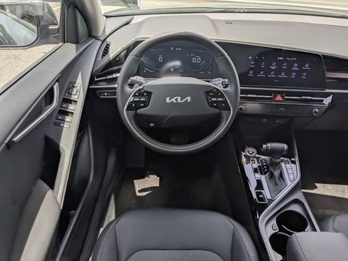 Certified 2023 Kia Niro EX FWD image 19