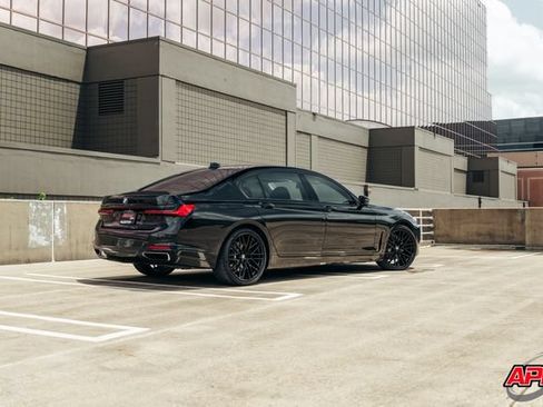 Used 2020 BMW 740i w/ Cold Weather Package RWD image 17