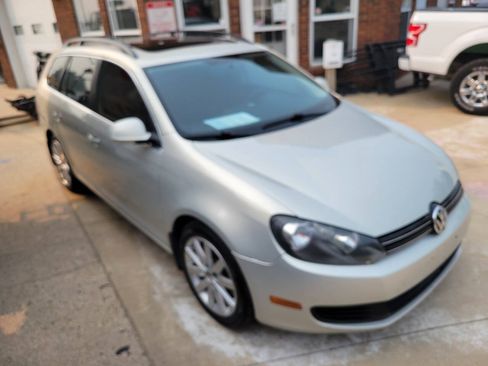 Used 2011 Volkswagen Jetta TDI FWD image 3