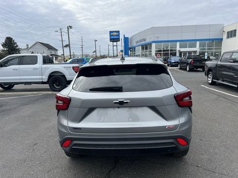 Certified 2025 Chevrolet Trax RS w/ Driver Confidence Package image 4