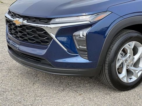 Certified 2024 Chevrolet Trax LS w/ LS Convenience Package FWD image 10