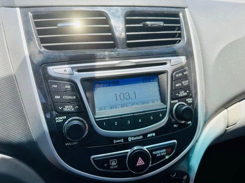 Used 2013 Hyundai Accent SE FWD image 15