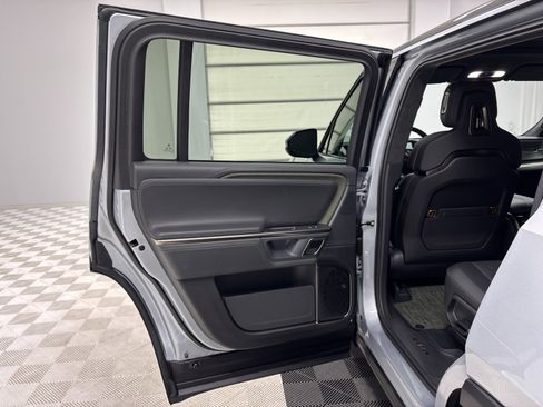 Used 2023 Rivian R1S Adventure image 17