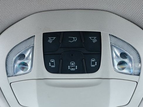 Used 2023 Chrysler Pacifica Touring-L FWD image 20