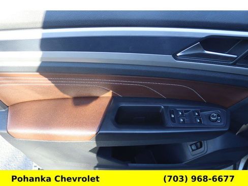 Used 2022 Volkswagen Atlas SEL R-Line image 19