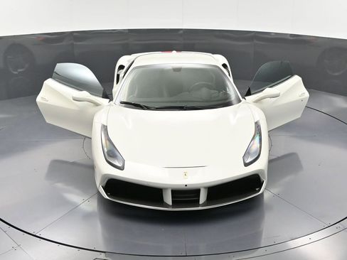 Used 2017 Ferrari 488 GTB image 39