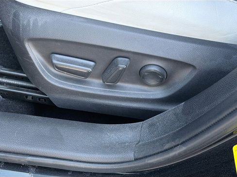 Used 2022 Toyota Corolla XSE image 19