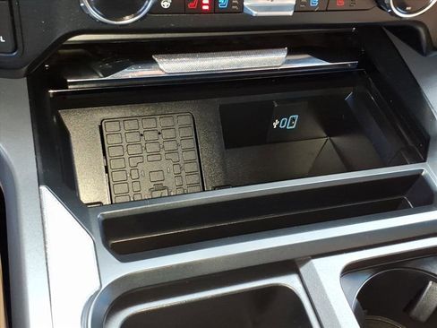 Certified 2024 Ford F250 Lariat w/ Sport Appearance Package image 21