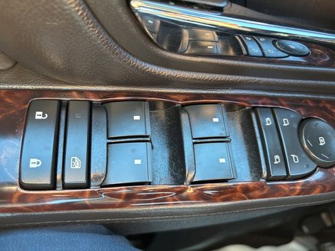 Used 2014 GMC Yukon Denali image 26