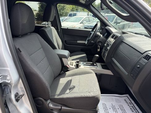 Used 2011 Ford Escape XLT AWD/4WD image 20
