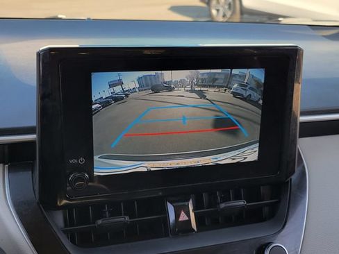 Used 2025 Toyota Corolla LE FWD image 12