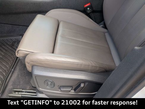 Certified 2025 Audi Q5 Premium Plus w/ Premium Plus AWD/4WD image 24