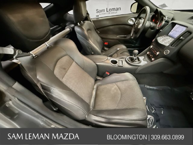 Used 2017 Nissan 370Z Touring RWD image 23