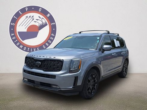 Used 2021 Kia Telluride SX w/ Nightfall Edition Package AWD/4WD image 2