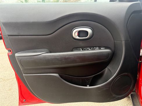 Used 2018 Kia Soul image 23
