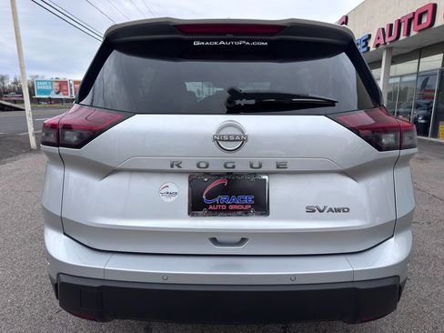 Used 2024 Nissan Rogue SV image 37