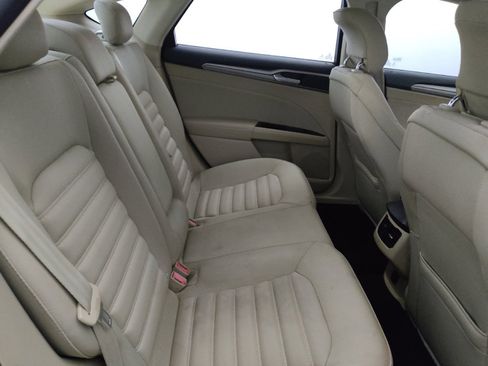 Used 2014 Ford Fusion SE FWD image 19