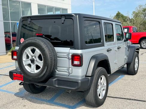 Used 2022 Jeep Wrangler Unlimited Sport AWD/4WD image 4