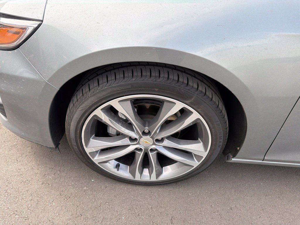 Used 2025 Chevrolet Malibu LT FWD image 8