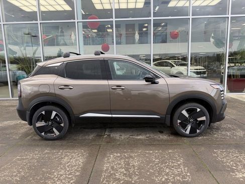 New 2026 Nissan Kicks SR w/ Cold Weather Package image 8