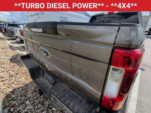 Used 2019 Ford F250 Lariat w/ Lariat Value Package AWD/4WD image 7