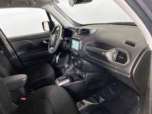 Used 2022 Jeep Renegade Latitude AWD/4WD image 27