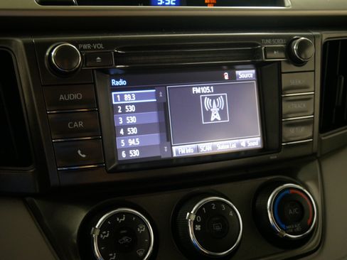 Used 2014 Toyota RAV4 LE AWD/4WD image 22