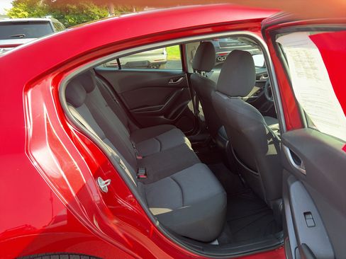 Used 2016 MAZDA MAZDA3 i Sport FWD image 16