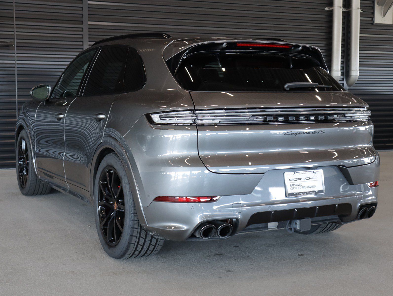 Certified 2025 Porsche Cayenne GTS AWD/4WD image 3