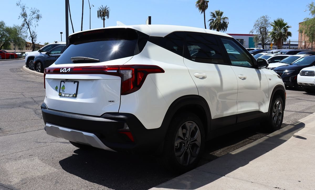 Used 2024 Kia Seltos LX AWD/4WD image 13