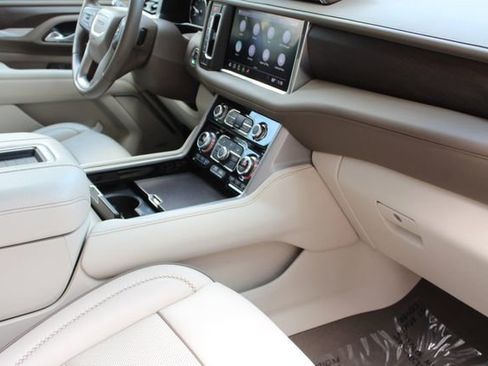 Used 2021 GMC Yukon Denali w/ Denali Ultimate Package image 26