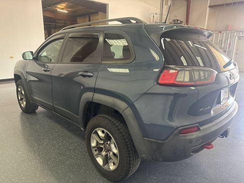 Used 2019 Jeep Cherokee Trailhawk w/ Cold Weather Group AWD/4WD image 6