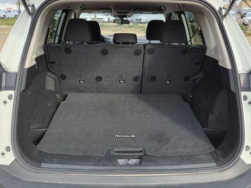 Used 2023 Nissan Rogue S image 22