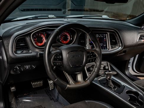 Used 2018 Dodge Challenger SRT Hellcat image 12