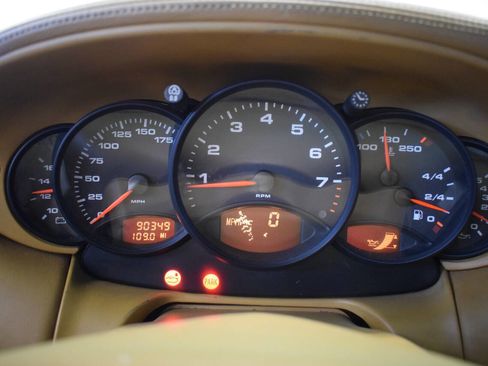 Used 2000 Porsche 911 Carrera image 25